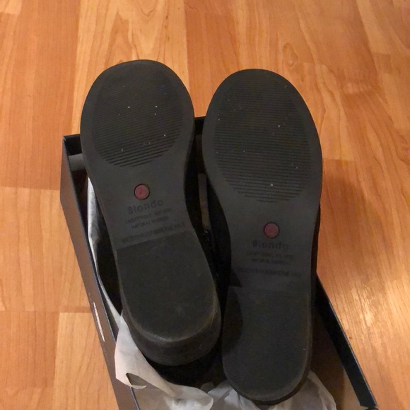 Blondo Waterproof Black Booties - Picture 2 of 2